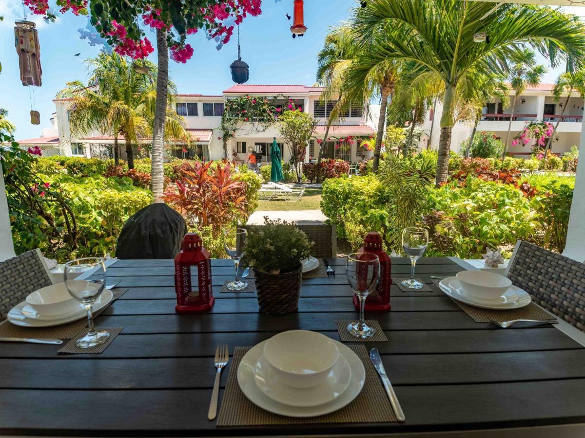 Antigua Village Beach Resort Dickenson Bay Buitenkant foto